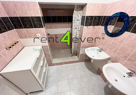 Pronájem bytu, Roztoky, V úvoze, byt 3+1, 96 m2, v suterénu, po rekonstrukci, vybavený , Rent4Ever.cz