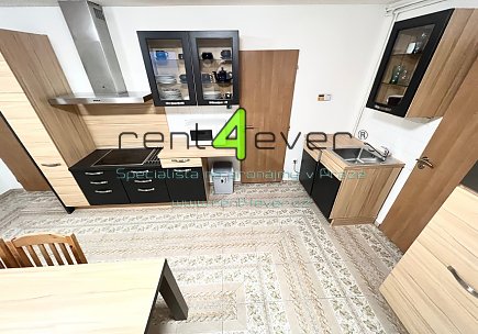Pronájem bytu, Roztoky, V úvoze, byt 3+1, 96 m2, v suterénu, po rekonstrukci, vybavený , Rent4Ever.cz