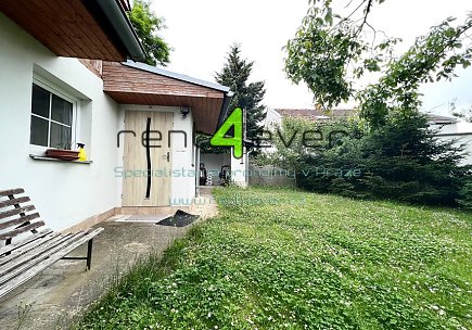 Pronájem bytu,  Lipence, Jílovišťská, byt 2+kk, 45 m2 v RD, parkovací stání, zařízený nábytkem, Rent4Ever.cz