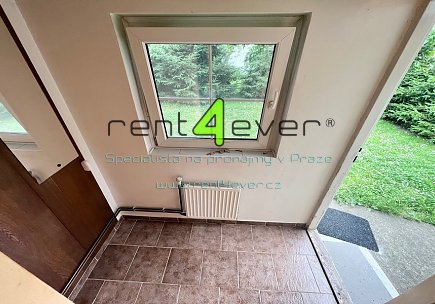 Pronájem bytu,  Lipence, Jílovišťská, byt 2+kk, 45 m2 v RD, parkovací stání, zařízený nábytkem, Rent4Ever.cz