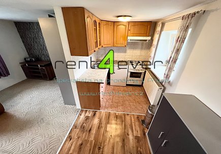 Pronájem bytu,  Lipence, Jílovišťská, byt 2+kk, 45 m2 v RD, parkovací stání, zařízený nábytkem, Rent4Ever.cz