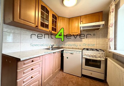 Pronájem bytu,  Lipence, Jílovišťská, byt 2+kk, 45 m2 v RD, parkovací stání, zařízený nábytkem, Rent4Ever.cz
