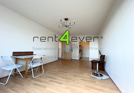 Pronájem bytu, Chodov, Malenická, byt 2+kk, 48 m2, sklep, částečně zařízený nábytkem, Rent4Ever.cz