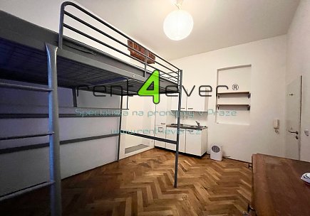 Pronájem bytu, Žižkov, Řehořova, byt 1+kk, 20 m2, po rekonstrukci, zařízený nábytkem, Rent4Ever.cz