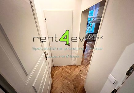 Pronájem bytu, Žižkov, Řehořova, byt 1+kk, 20 m2, po rekonstrukci, zařízený nábytkem, Rent4Ever.cz