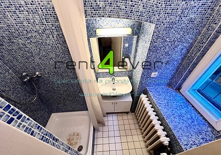 Pronájem bytu, Žižkov, Řehořova, byt 1+kk, 20 m2, po rekonstrukci, zařízený nábytkem, Rent4Ever.cz