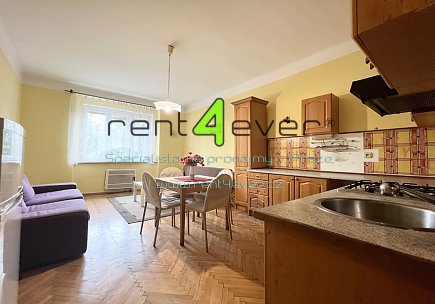 Pronájem bytu, Vršovice, Ruská, 2+kk, 50 m2, cihla, po rekonstrukci, komora, sklep, zařízený, Rent4Ever.cz