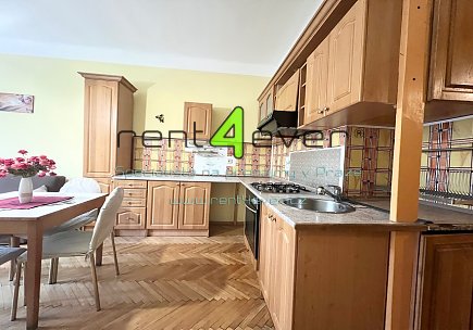 Pronájem bytu, Vršovice, Ruská, 2+kk, 50 m2, cihla, po rekonstrukci, komora, sklep, zařízený, Rent4Ever.cz
