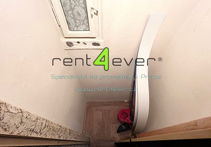 Pronájem bytu, Vršovice, Ruská, 2+kk, 50 m2, cihla, po rekonstrukci, komora, sklep, zařízený, Rent4Ever.cz