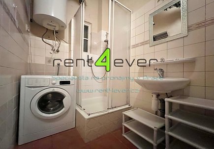 Pronájem bytu, Vršovice, Ruská, 2+kk, 50 m2, cihla, po rekonstrukci, komora, sklep, zařízený, Rent4Ever.cz