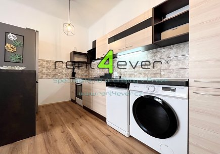 Pronájem bytu, Nusle, V zálomu, byt 2+kk, 55 m2,  balkon, kompletně vybavený nábytkem, Rent4Ever.cz