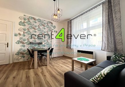 Pronájem bytu, Nusle, V zálomu, byt 2+kk, 55 m2,  balkon, kompletně vybavený nábytkem, Rent4Ever.cz