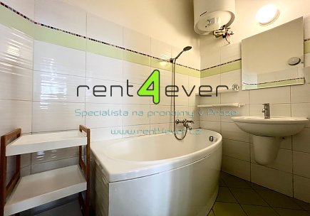 Pronájem bytu, Nusle, V zálomu, byt 2+kk, 55 m2,  balkon, kompletně vybavený nábytkem, Rent4Ever.cz