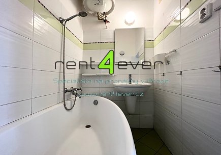 Pronájem bytu, Nusle, V zálomu, byt 2+kk, 55 m2,  balkon, kompletně vybavený nábytkem, Rent4Ever.cz