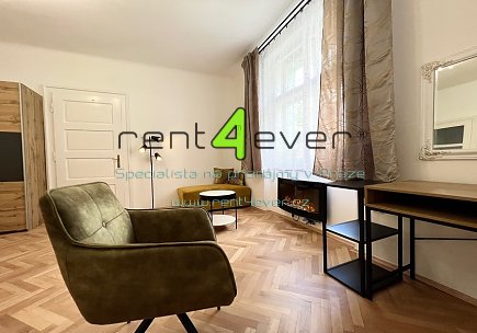 Pronájem bytu, Nusle, V zálomu, byt 2+kk, 55 m2,  balkon, kompletně vybavený nábytkem, Rent4Ever.cz