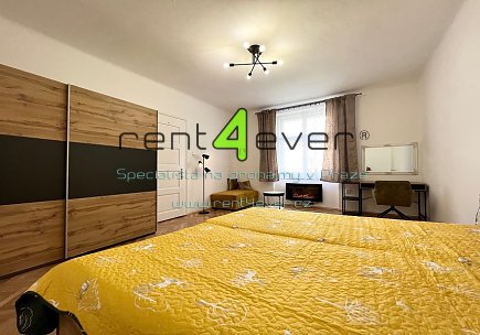 Pronájem bytu, Nusle, V zálomu, byt 2+kk, 55 m2,  balkon, kompletně vybavený nábytkem, Rent4Ever.cz