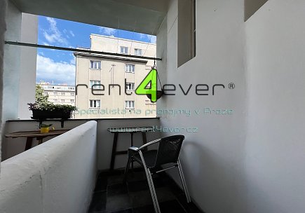 Pronájem bytu, Nusle, V zálomu, byt 2+kk, 55 m2,  balkon, kompletně vybavený nábytkem, Rent4Ever.cz