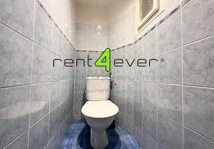 Pronájem bytu, Metro C Vyšehrad, Petra Rezka, byt 2+kk, 49 m2, s malým balkonkem, nezařízený, Rent4Ever.cz