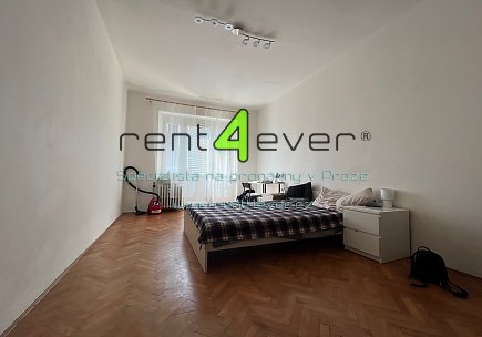 Pronájem bytu, Metro C Vyšehrad, Petra Rezka, byt 2+kk, 49 m2, s malým balkonkem, nezařízený, Rent4Ever.cz
