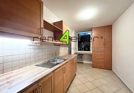 Pronájem bytu, Metro C Ládví, ul. Modřínová, byt 2+1, 37 m2, v RD, částečně zařízený nábytkem, Rent4Ever.cz