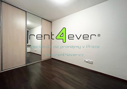 Pronájem bytu, Metro C Ládví, ul. Modřínová, byt 2+1, 37 m2, v RD, částečně zařízený nábytkem, Rent4Ever.cz