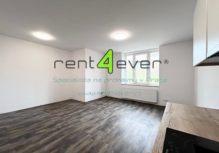 Pronájem bytu, Kolín, Zborovská, úplně nový byt 1+kk, 28 m2, po rekonstrukci, nevybavený nábytkem, Rent4Ever.cz