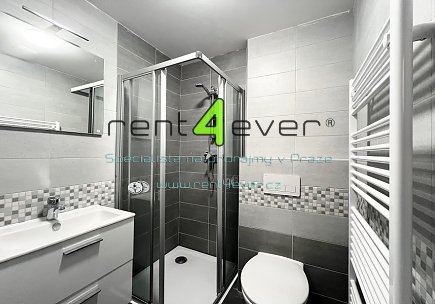 Pronájem bytu, Kolín, Zborovská, úplně nový byt 1+kk, 28 m2, po rekonstrukci, nevybavený nábytkem, Rent4Ever.cz