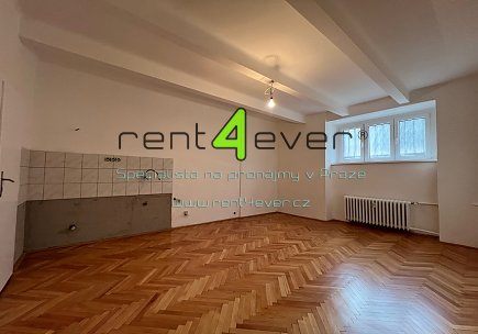 Pronájem bytu, Nusle, Petra Rezka, byt 2+kk, 70m2, ve sníženém přízemí, po rekonstrukci, nevybavený, Rent4Ever.cz