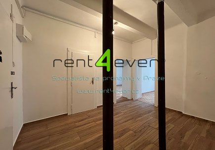 Pronájem bytu, Nusle, Petra Rezka, byt 2+kk, 70m2, ve sníženém přízemí, po rekonstrukci, nevybavený, Rent4Ever.cz