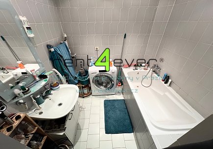 Pronájem bytu, Nusle, Petra Rezka, byt 2+kk, 49 m2, nezařízený nábytkem, Rent4Ever.cz
