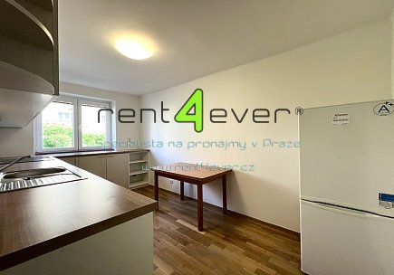Pronájem bytu, Liboc, Nová Šárka, byt 2+1, 60 m2, po rekonstrukci, komora, částečně zařízený, Rent4Ever.cz