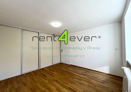 Pronájem bytu, Liboc, Nová Šárka, byt 2+1, 60 m2, po rekonstrukci, komora, částečně zařízený, Rent4Ever.cz