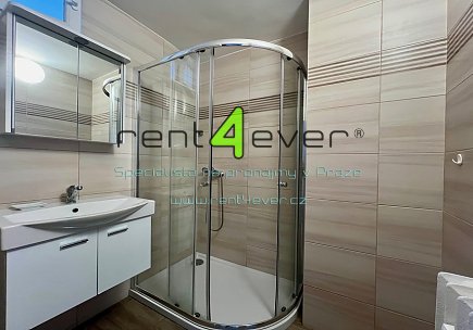 Pronájem bytu, Liboc, Nová Šárka, byt 2+1, 60 m2, po rekonstrukci, komora, částečně zařízený, Rent4Ever.cz