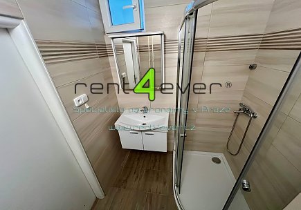 Pronájem bytu, Liboc, Nová Šárka, byt 2+1, 60 m2, po rekonstrukci, komora, částečně zařízený, Rent4Ever.cz