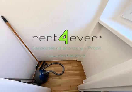 Pronájem bytu, Liboc, Nová Šárka, byt 2+1, 60 m2, po rekonstrukci, komora, částečně zařízený, Rent4Ever.cz