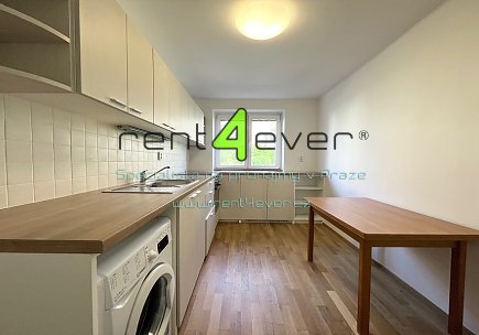 Pronájem bytu, Liboc, Nová Šárka, byt 2+1, 60 m2, po rekonstrukci, komora, částečně zařízený, Rent4Ever.cz