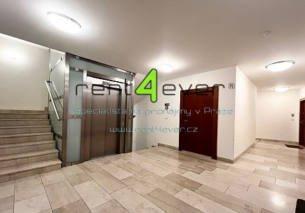 Pronájem bytu, Vysočany, Nepilova, ateliér 2+kk, 39 m2, novostavba - projekt Rubeška, Rent4Ever.cz