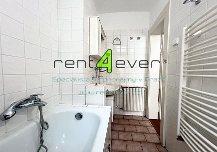 Pronájem bytu, Karlín, Za Poříčskou bránou, byt 3+1, 100 m2, částečně zařízený nábytkem, Rent4Ever.cz