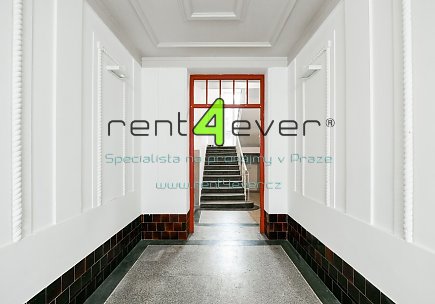 Pronájem bytu, Žižkov, Cimburkova, byt 2+kk, 36 m2, po rekonstrukci, zahrada, nezařízený nábytkem, Rent4Ever.cz