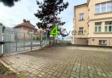 Pronájem bytu, Libeň, Valčíkova, byt 3+1, 120 m2, po rekonstrukci, balkon, částečně zařízený, Rent4Ever.cz