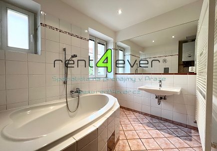 Pronájem bytu, Libeň, Valčíkova, byt 3+1, 120 m2, po rekonstrukci, balkon, částečně zařízený, Rent4Ever.cz