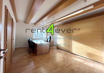 Pronájem bytu, Libeň, Valčíkova, byt 3+1, 120 m2, po rekonstrukci, balkon, částečně zařízený, Rent4Ever.cz