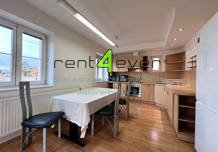 Pronájem bytu, Libeň, Valčíkova, byt 3+1, 120 m2, po rekonstrukci, balkon, částečně zařízený, Rent4Ever.cz
