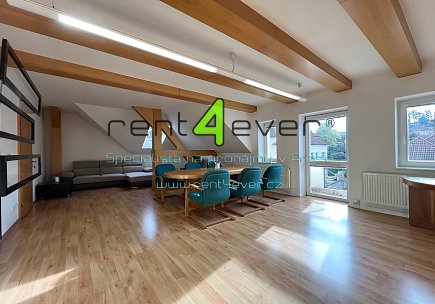 Pronájem bytu, Libeň, Valčíkova, byt 3+1, 120 m2, po rekonstrukci, balkon, částečně zařízený, Rent4Ever.cz