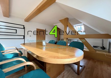 Pronájem bytu, Libeň, Valčíkova, byt 3+1, 120 m2, po rekonstrukci, balkon, částečně zařízený, Rent4Ever.cz