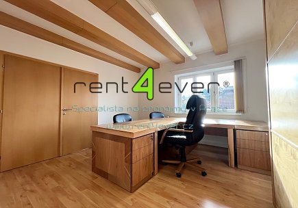 Pronájem bytu, Libeň, Valčíkova, byt 3+1, 120 m2, po rekonstrukci, balkon, částečně zařízený, Rent4Ever.cz