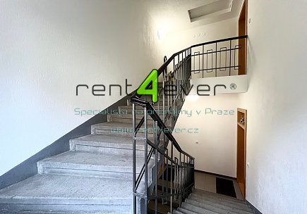 Pronájem bytu, Libeň, Valčíkova, byt 3+1, 120 m2, po rekonstrukci, balkon, částečně zařízený, Rent4Ever.cz