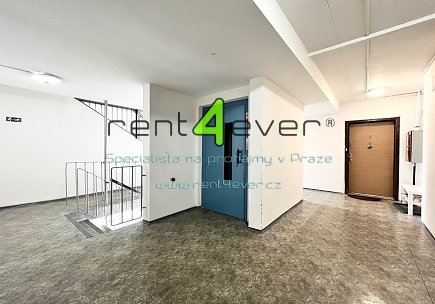 Pronájem bytu, Hostivař, Přeštická, byt 2+kk, 42 m2, po kompletní rekonstrukci, nevybavený, Rent4Ever.cz