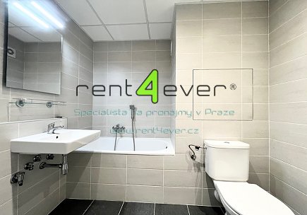 Pronájem bytu, Hostivař, Přeštická, byt 2+kk, 42 m2, po kompletní rekonstrukci, nevybavený, Rent4Ever.cz