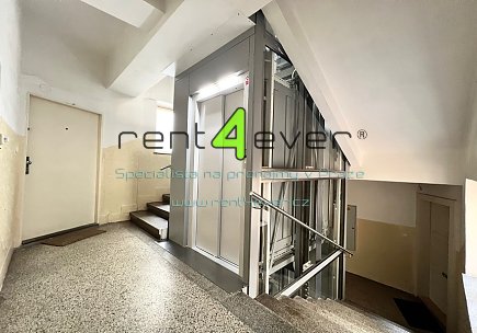 Pronájem bytu, Žižkov, Biskupcova, byt 2+kk, 45 m2, zařízený / nezařízený nábytkem, Rent4Ever.cz